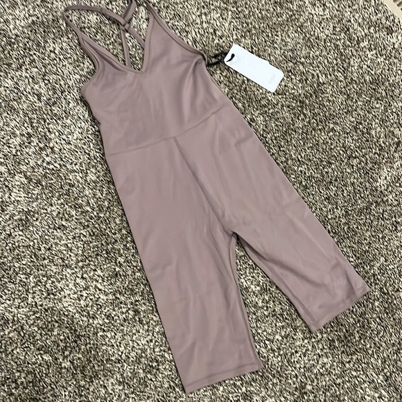 Varley Revolve Let’s Move Irvine Taupe Bodysuit, NWT - Picture 2 of 10
